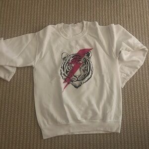 White sweatshirt with tiger and lightning bolt!